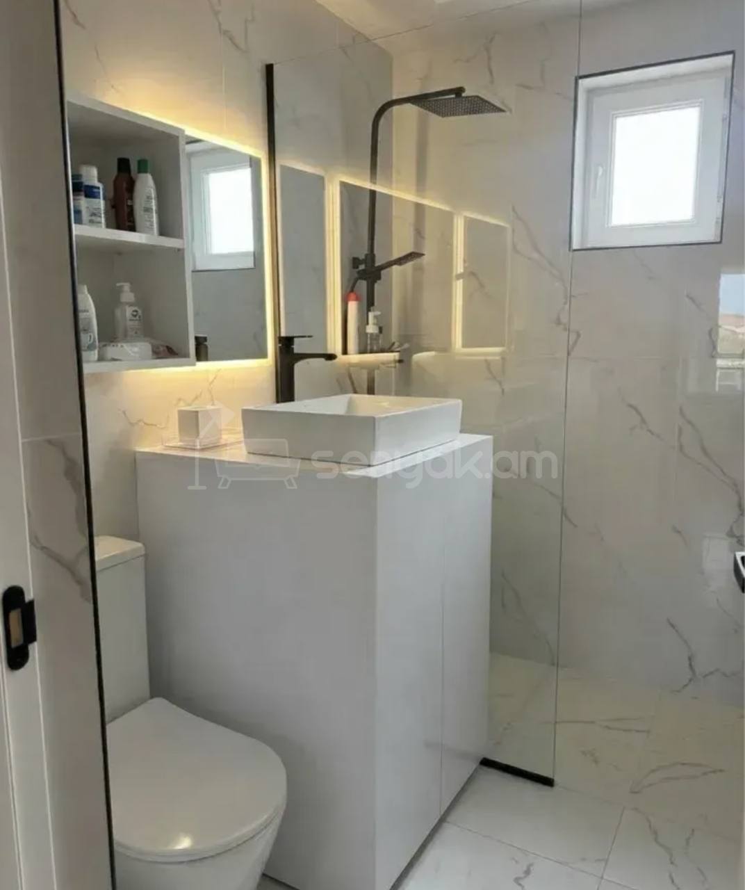 3 Սենյականոց Բնակարան Քարե Շենքում, 65քմ, 4/5 հարկ, Կապիտալ Վերանորոգված