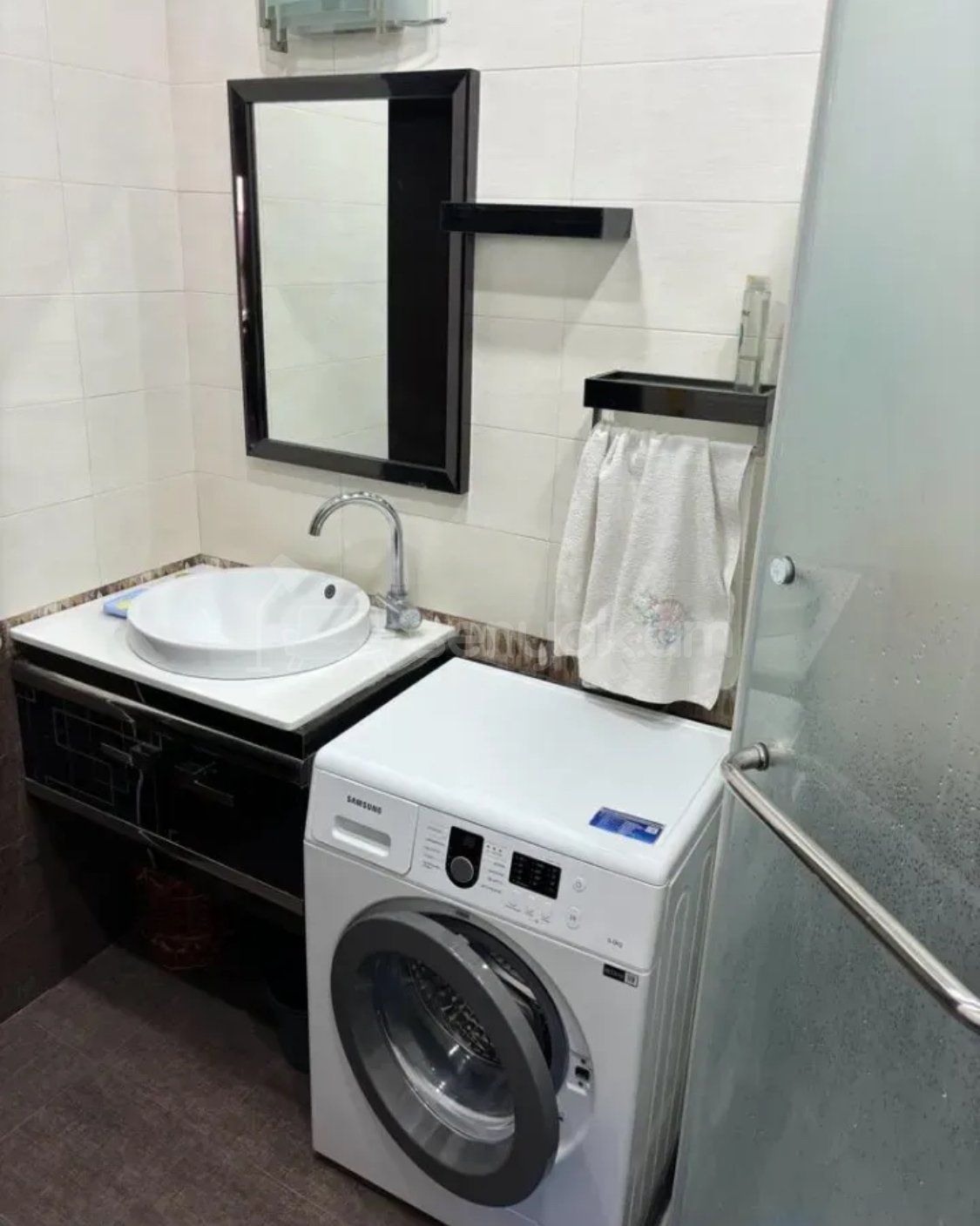 3 Սենյականոց Բնակարան Քարե Շենքում, 75քմ, 4/4 հարկ, Կապիտալ Վերանորոգված, Կահավորված
