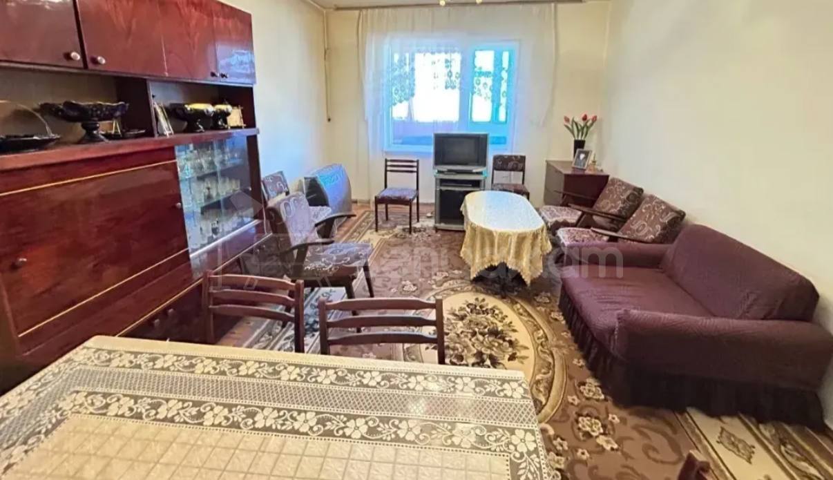 3 Սենյականոց Բնակարան, 80քմ, 8/9 հարկ, Նորմալ Վիճակում