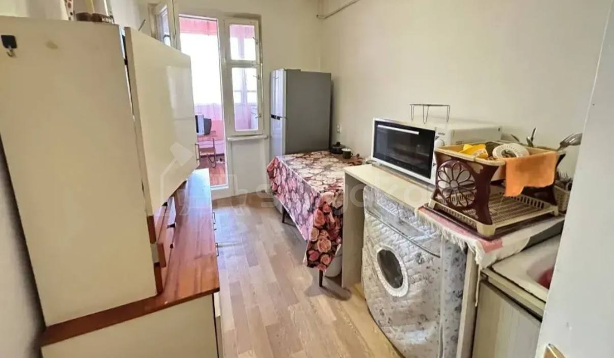 3 Սենյականոց Բնակարան, 80քմ, 8/9 հարկ, Նորմալ Վիճակում