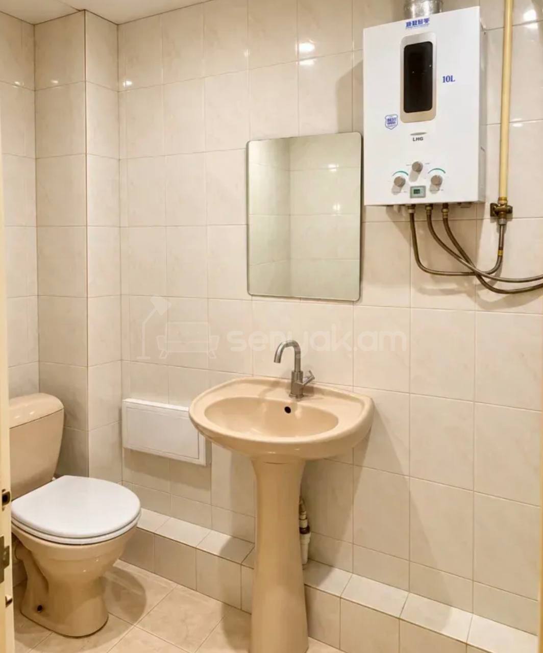 3 Սենյականոց Բնակարան Քարե Շենքում, 71քմ, 4/5 հարկ, Կապիտալ Վերանորոգված