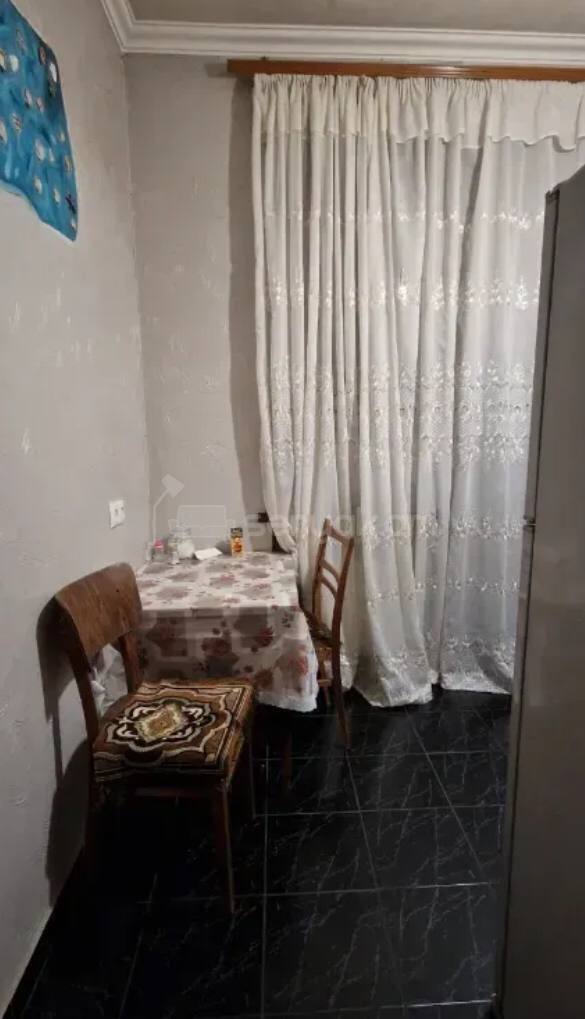 2 Սենյականոց Բնակարան Քարե Շենքում, 56քմ, 3/5 հարկ, Կոսմետիկ Վերանորոգված, Կահավորված