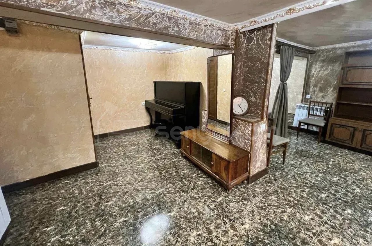 1 Սենյականոց Բնակարան Քարե Շենքում, 40քմ, 1/1 հարկ, Կապիտալ Վերանորոգված, Կահավորված