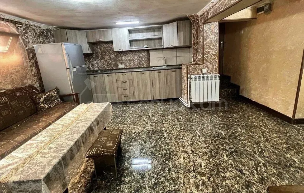 1 Սենյականոց Բնակարան Քարե Շենքում, 40քմ, 1/1 հարկ, Կապիտալ Վերանորոգված, Կահավորված