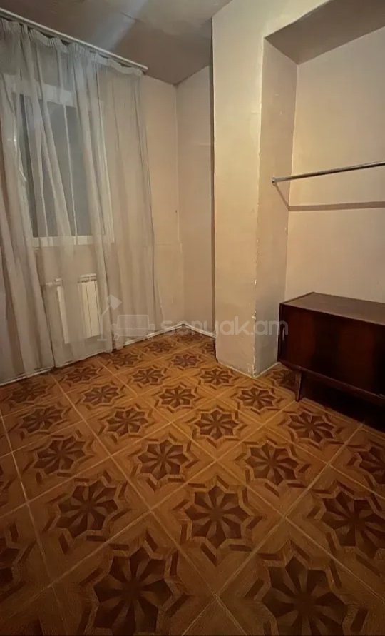 3 Սենյականոց Բնակարան Քարե Շենքում, 68քմ, 2/5 հարկ, Կապիտալ Վերանորոգված, Կահավորված