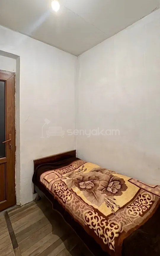 3 Սենյականոց Բնակարան Քարե Շենքում, 68քմ, 2/5 հարկ, Կապիտալ Վերանորոգված, Կահավորված
