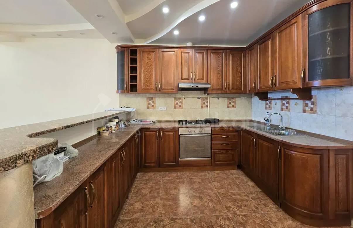 3 Սենյականոց Բնակարան, 130քմ, 3/4 հարկ, Կապիտալ Վերանորոգված