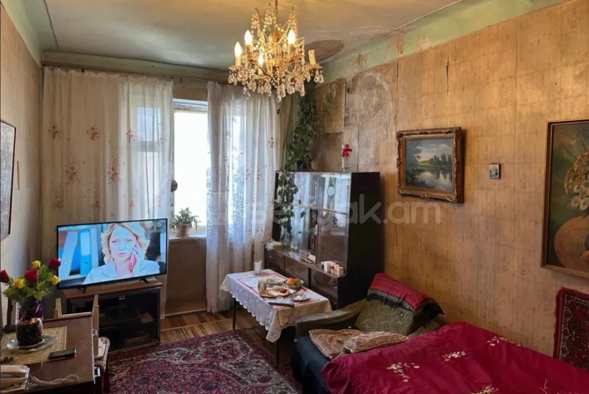 3 Սենյականոց Բնակարան Քարե Շենքում, 85քմ, 4/4 հարկ, Պետական Վիճակում
