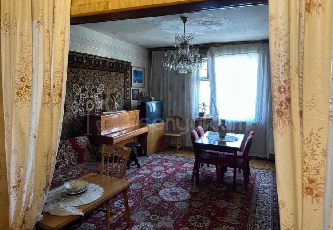 3 Սենյականոց Բնակարան Քարե Շենքում, 85քմ, 4/4 հարկ, Պետական Վիճակում
