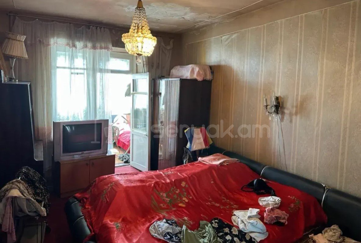 3 Սենյականոց Բնակարան Քարե Շենքում, 85քմ, 4/4 հարկ, Պետական Վիճակում