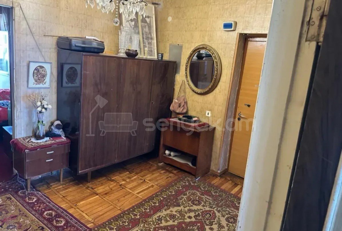 3 Սենյականոց Բնակարան Քարե Շենքում, 85քմ, 4/4 հարկ, Պետական Վիճակում