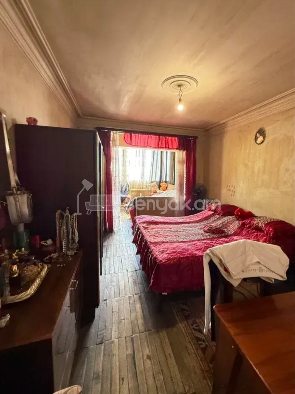 3 Սենյականոց Բնակարան Քարե Շենքում, 94քմ, 1/5 հարկ, Պետական Վիճակում
