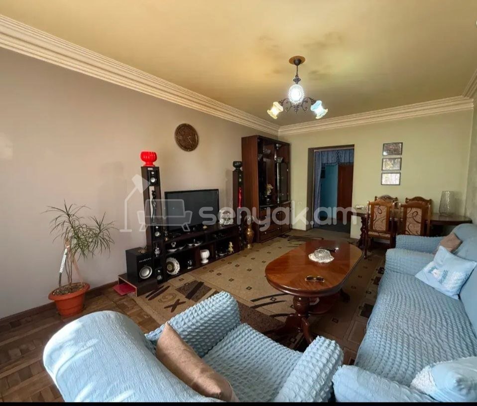 3 Սենյականոց Բնակարան Քարե Շենքում, 94քմ, 1/5 հարկ, Պետական Վիճակում