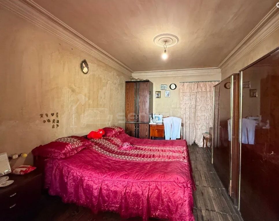 3 Սենյականոց Բնակարան Քարե Շենքում, 94քմ, 1/5 հարկ, Պետական Վիճակում
