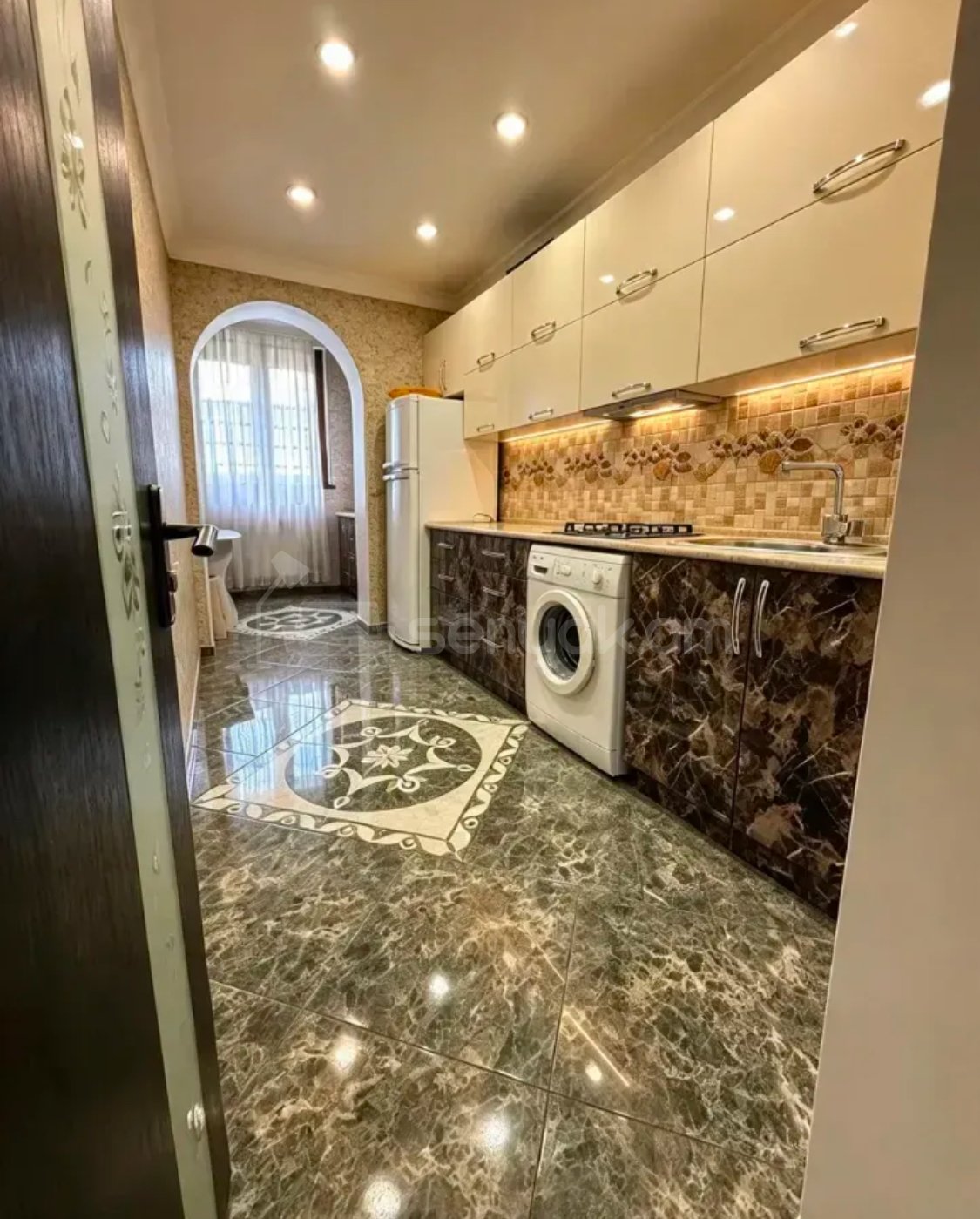 2 Սենյականոց Բնակարան, 56քմ, 4/9 հարկ, Կապիտալ Վերանորոգված, Կահավորված, Արևկող