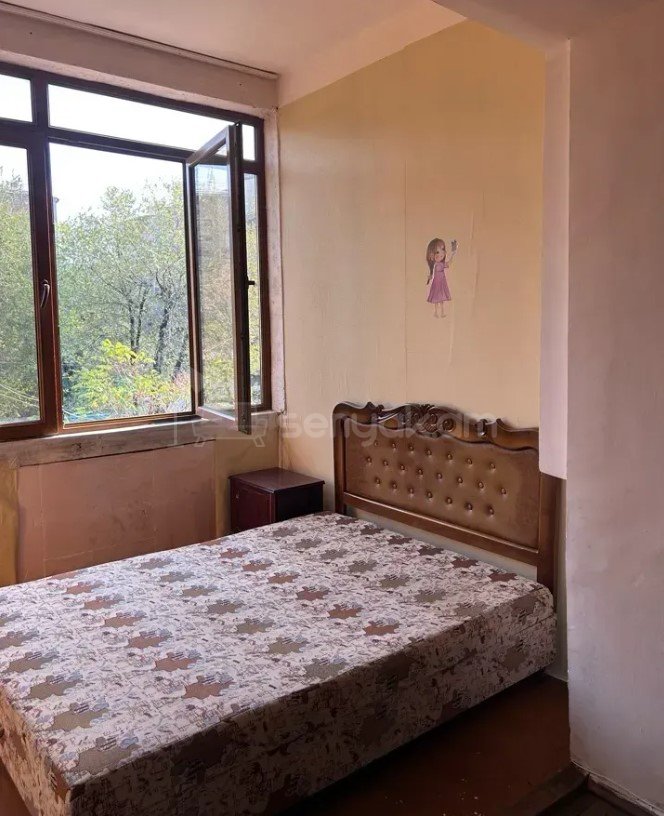 2 Սենյականոց Բնակարան Քարե Շենքում, 51քմ, 3/5 հարկ, Պետական Վիճակում