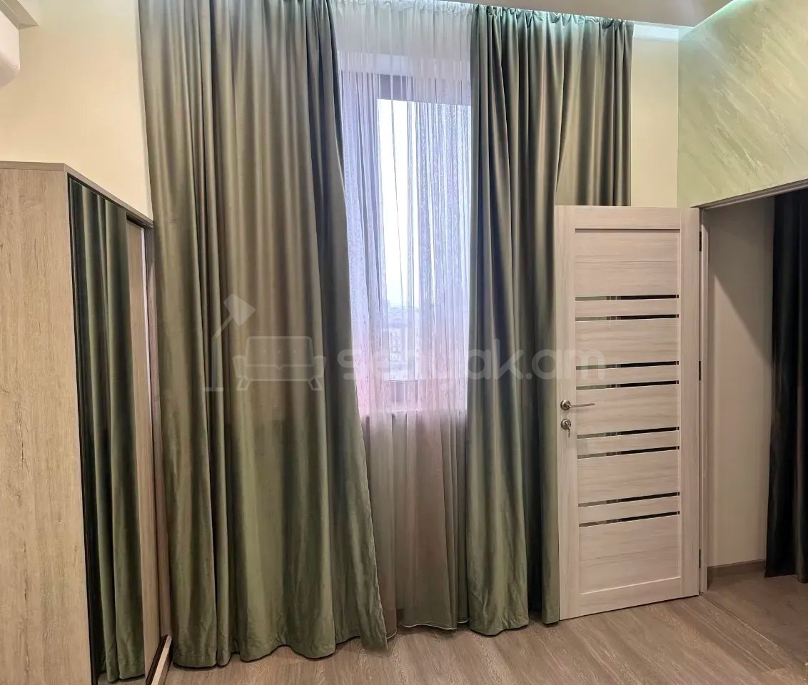 3 Սենյականոց Բնակարան Նորակառույցում, 100քմ, 12/14 հարկ, Կապիտալ Վերանորոգված, Կահավորված, Արևկող