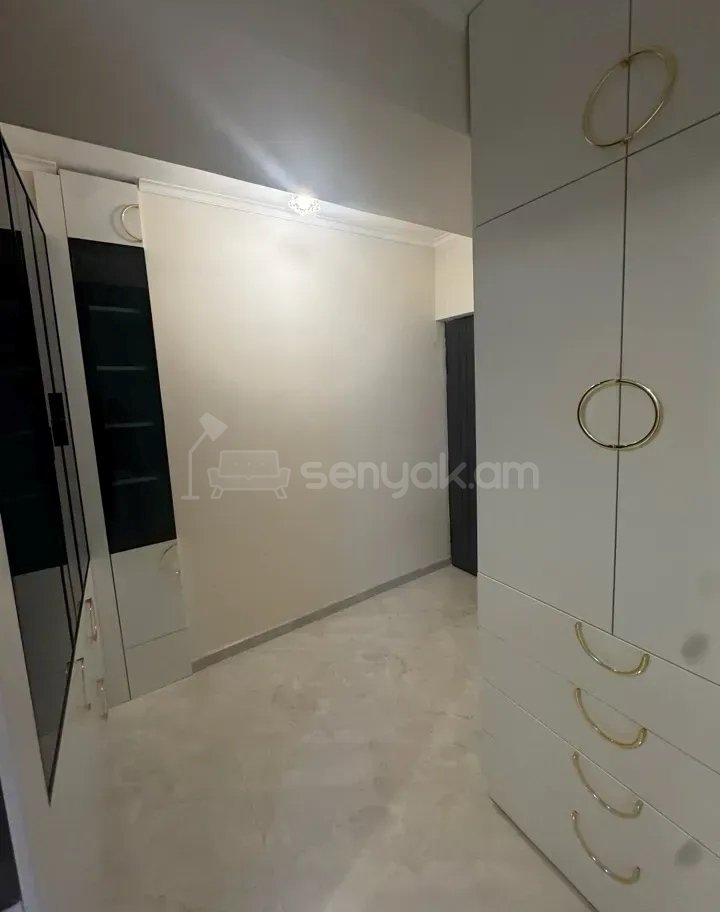4 Սենյականոց Բնակարան, 90քմ, 6/14 հարկ, Կապիտալ Վերանորոգված