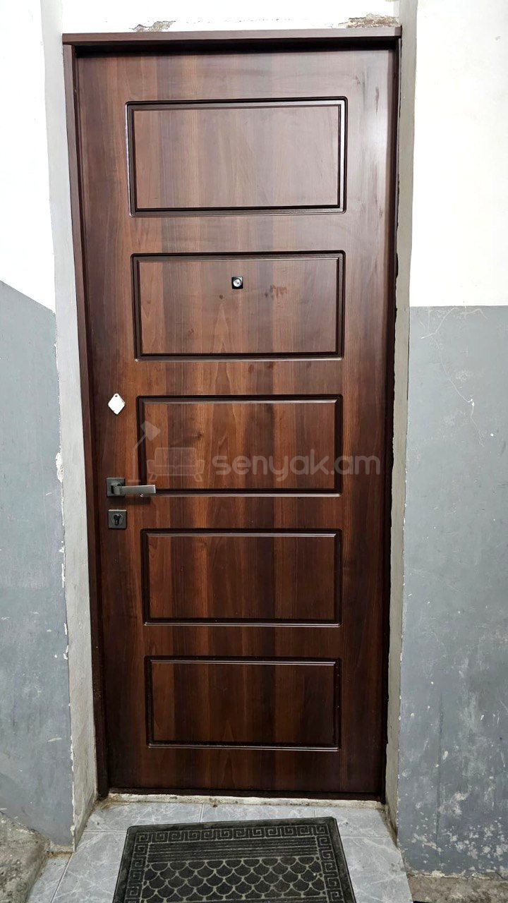 3 Սենյականոց Բնակարան Քարե Շենքում, 70քմ, 2/3 հարկ, Կոսմետիկ Վերանորոգված