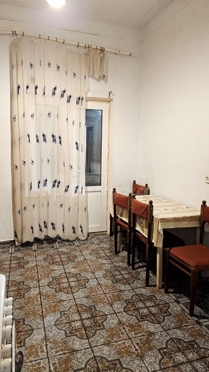 3 Սենյականոց Բնակարան Քարե Շենքում, 70քմ, 2/3 հարկ, Կոսմետիկ Վերանորոգված