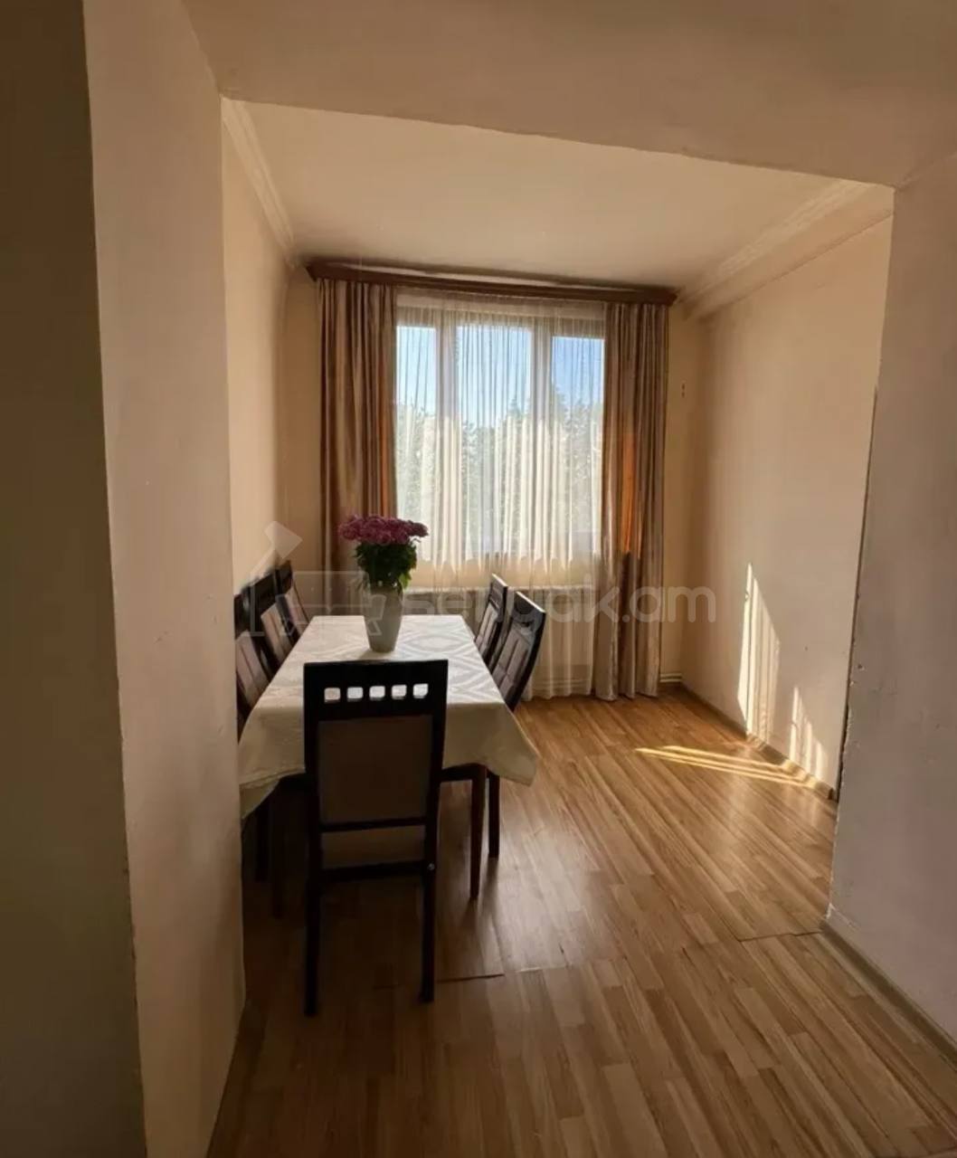 4 Սենյականոց Բնակարան Քարե Շենքում, 80քմ, 5/5 հարկ, Կապիտալ Վերանորոգված