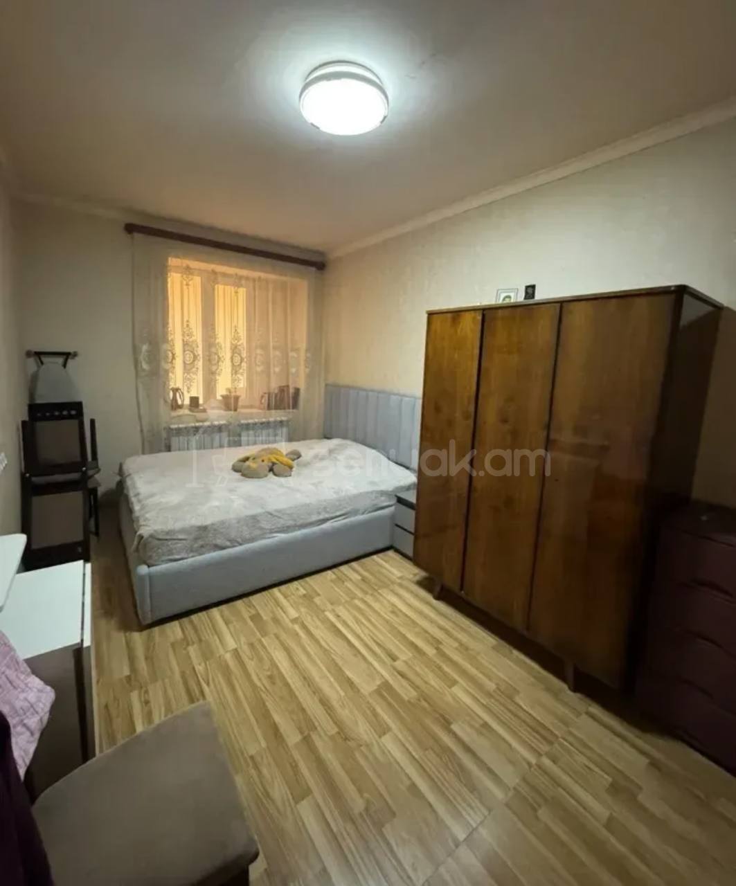 4 Սենյականոց Բնակարան Քարե Շենքում, 80քմ, 5/5 հարկ, Կապիտալ Վերանորոգված