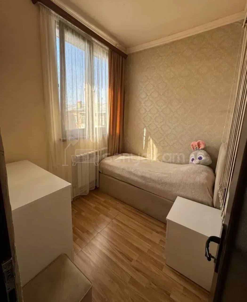 4 Սենյականոց Բնակարան Քարե Շենքում, 80քմ, 5/5 հարկ, Կապիտալ Վերանորոգված