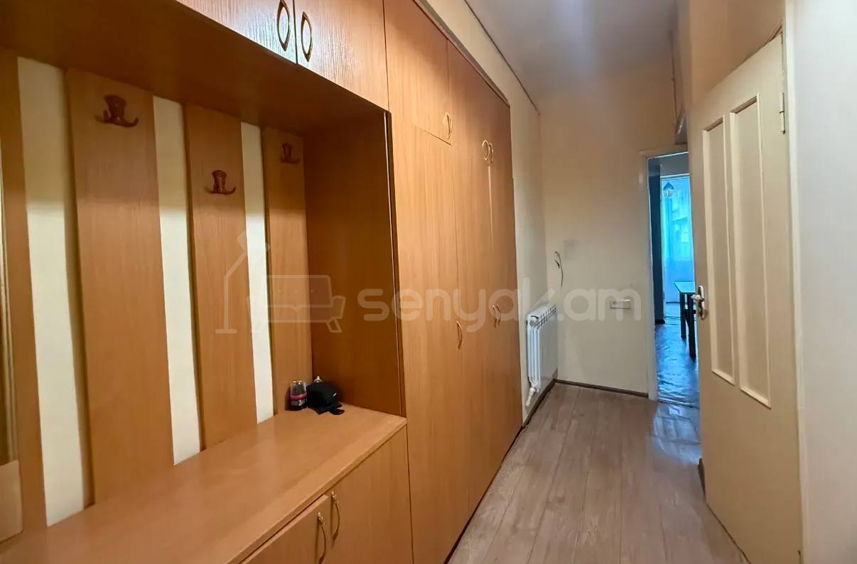 1 Սենյականոց Բնակարան Քարե Շենքում, 48քմ, 2/5 հարկ, Կապիտալ Վերանորոգված
