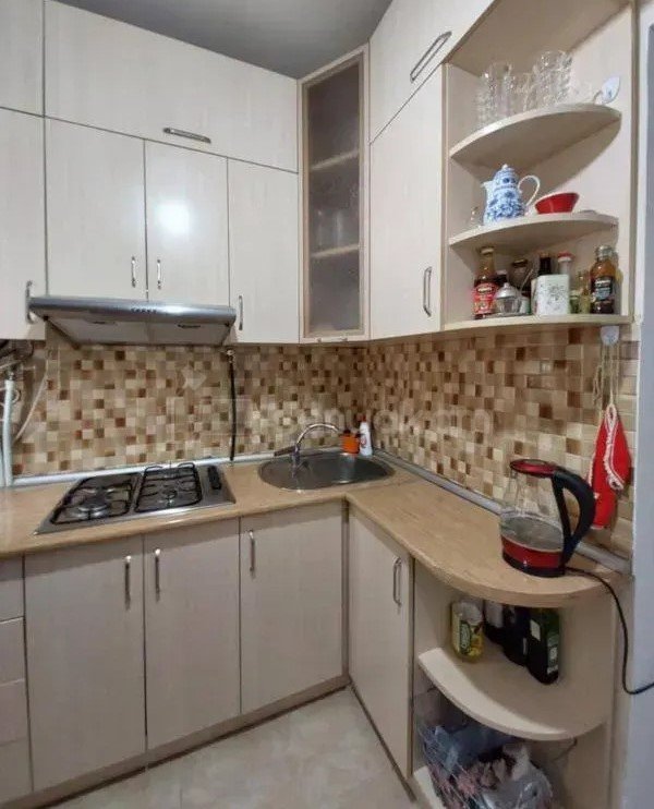 1 Սենյականոց Բնակարան Քարե Շենքում, 29քմ, 1/4 հարկ, Կապիտալ Վերանորոգված