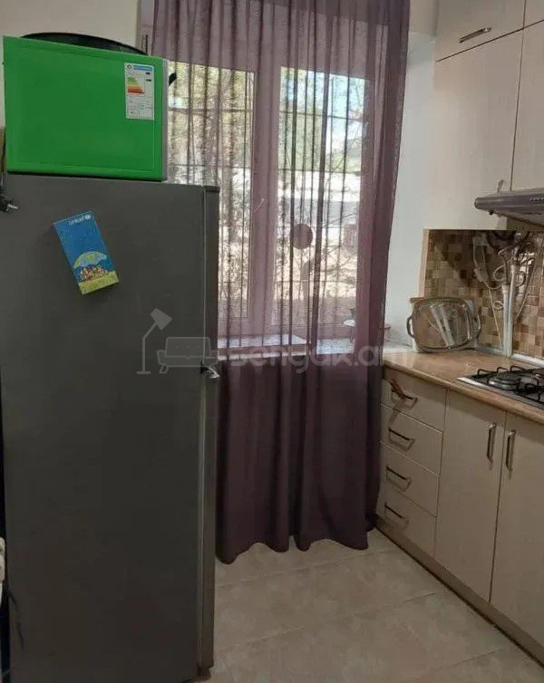 1 Սենյականոց Բնակարան Քարե Շենքում, 29քմ, 1/4 հարկ, Կապիտալ Վերանորոգված