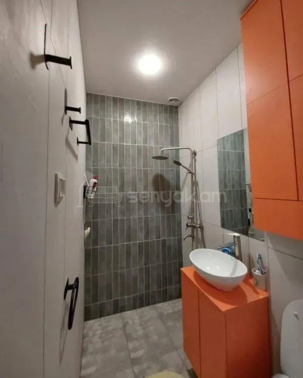 1 Սենյականոց Բնակարան Քարե Շենքում, 29քմ, 1/4 հարկ, Կապիտալ Վերանորոգված