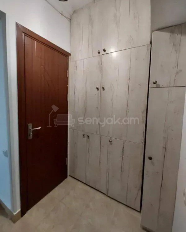1 Սենյականոց Բնակարան Քարե Շենքում, 29քմ, 1/4 հարկ, Կապիտալ Վերանորոգված