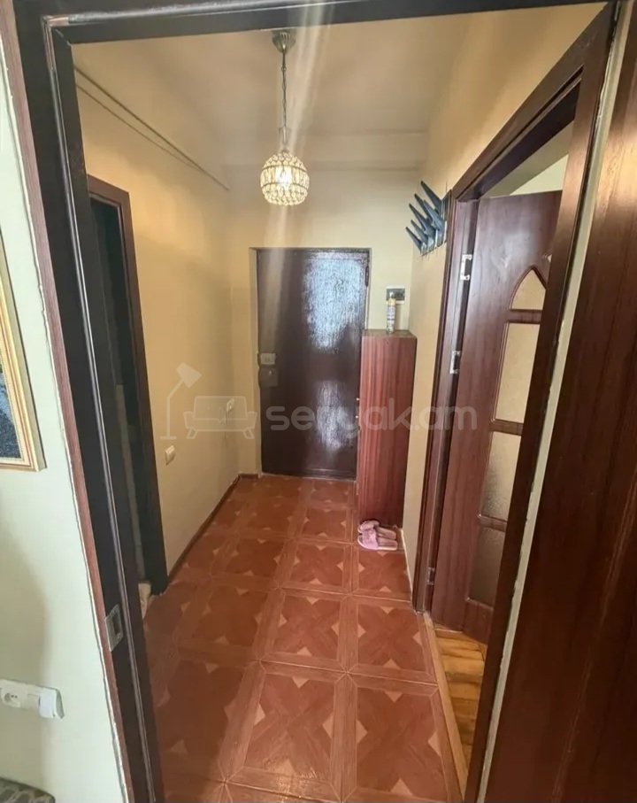 1 Սենյականոց Բնակարան Քարե Շենքում, 38քմ, 2/11 հարկ, Կապիտալ Վերանորոգված, Կահավորված