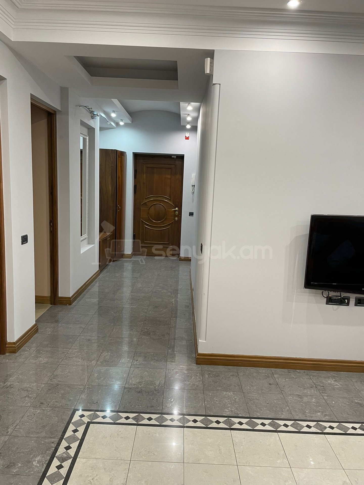 4 Սենյականոց Բնակարան, 180քմ, 4/8 հարկ, Կապիտալ Վերանորոգված, Կահավորված