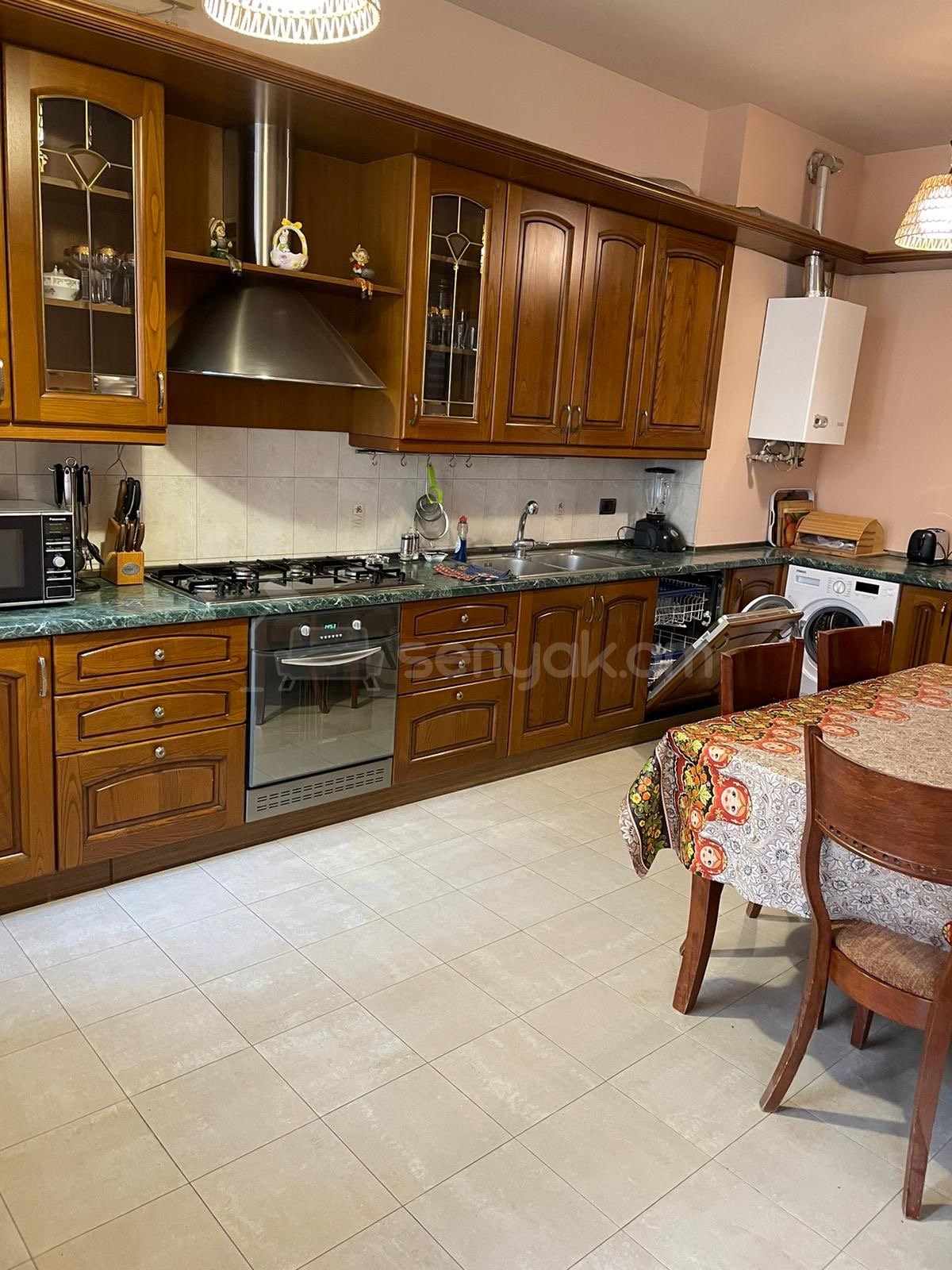 4 Սենյականոց Բնակարան, 180քմ, 4/8 հարկ, Կապիտալ Վերանորոգված, Կահավորված